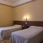 El Molino 3* ア・グアルダ